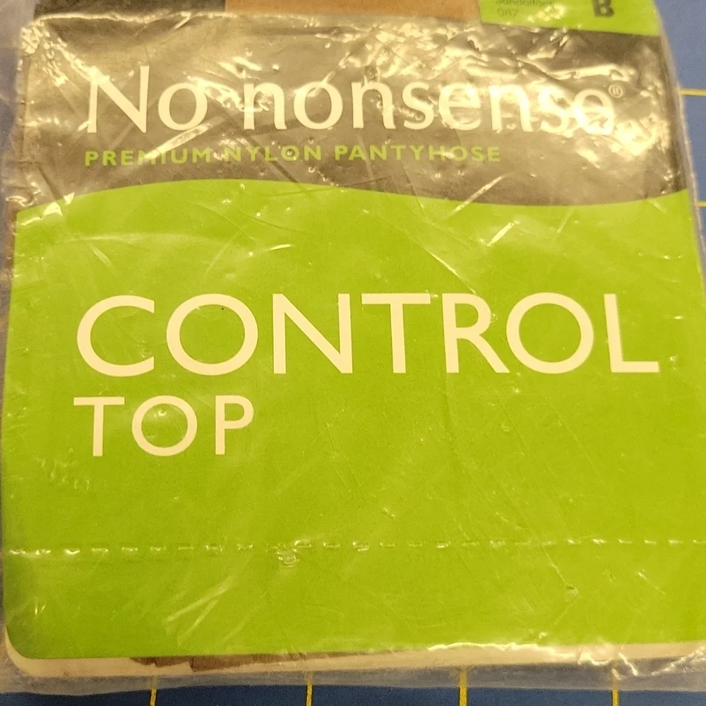 No nonsense Control Top Size B Tan Sandalfoot Pantyhose